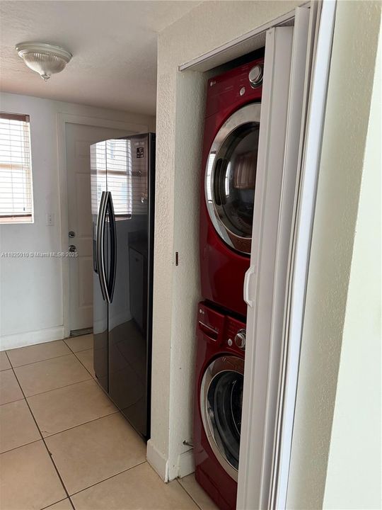 На продажу: $374,000 (2 спален, 2 ванн, 1036 Квадратных фут)