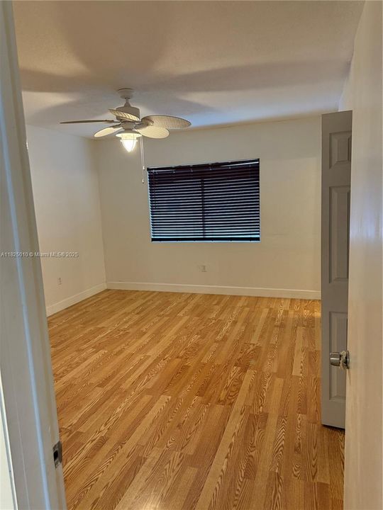 На продажу: $374,000 (2 спален, 2 ванн, 1036 Квадратных фут)