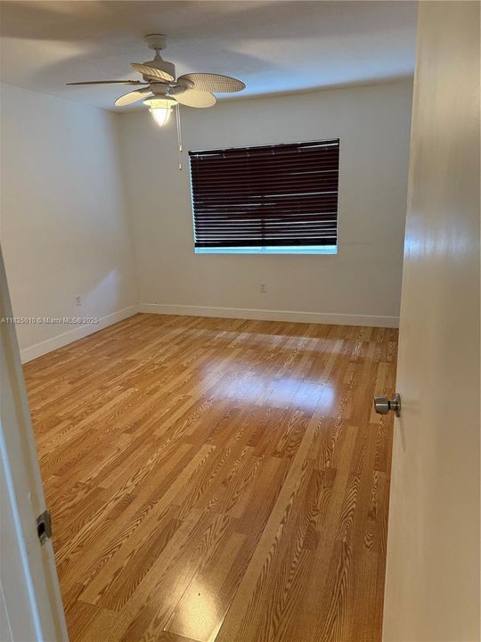 На продажу: $374,000 (2 спален, 2 ванн, 1036 Квадратных фут)