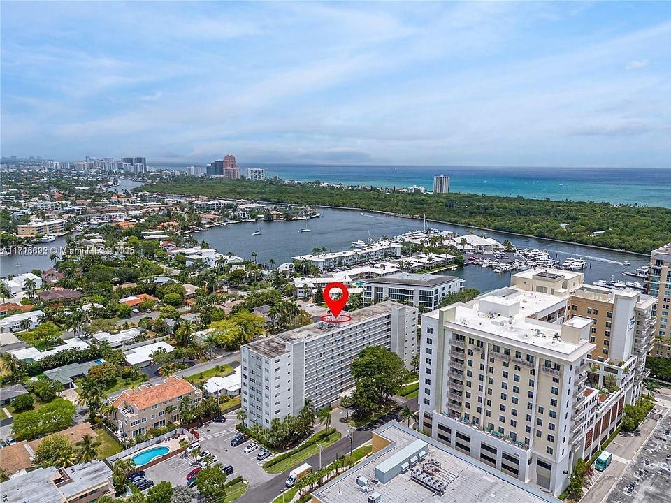 For Sale: $290,000 (2 beds, 1 baths, 970 Square Feet)