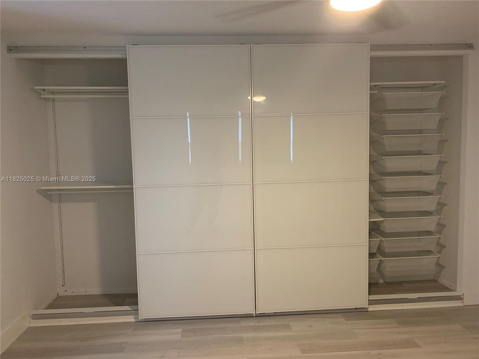 For Sale: $290,000 (2 beds, 1 baths, 970 Square Feet)