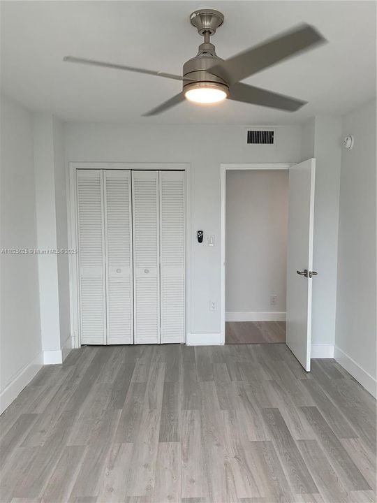 For Sale: $290,000 (2 beds, 1 baths, 970 Square Feet)