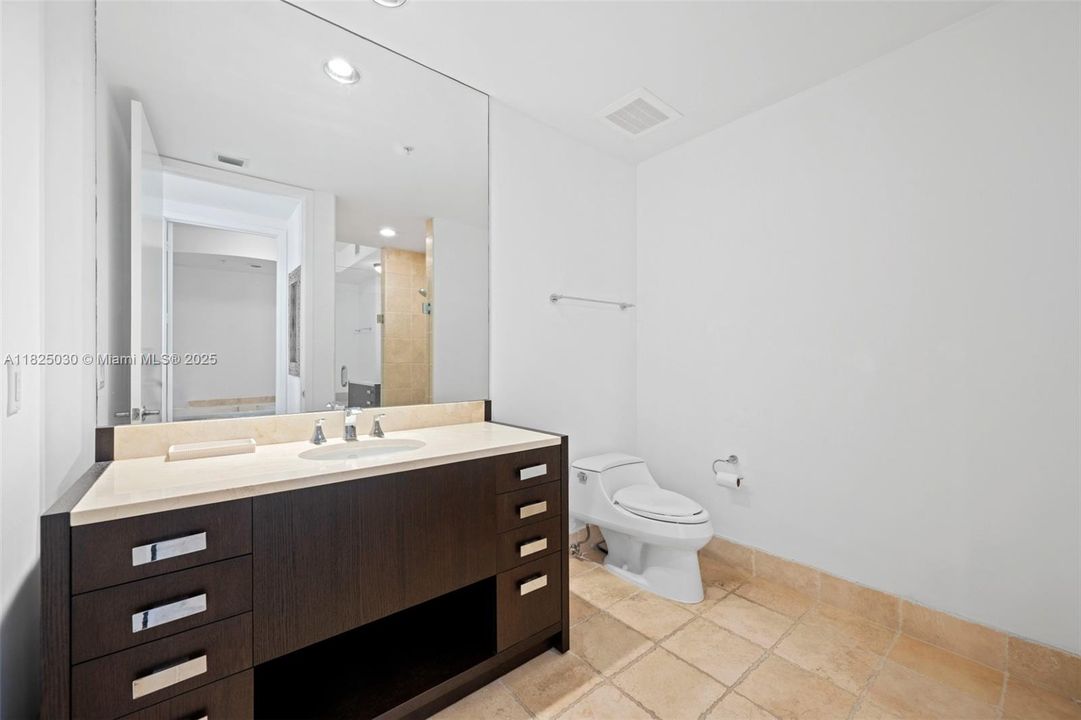 For Sale: $1,790,000 (2 beds, 2 baths, 1577 Square Feet)