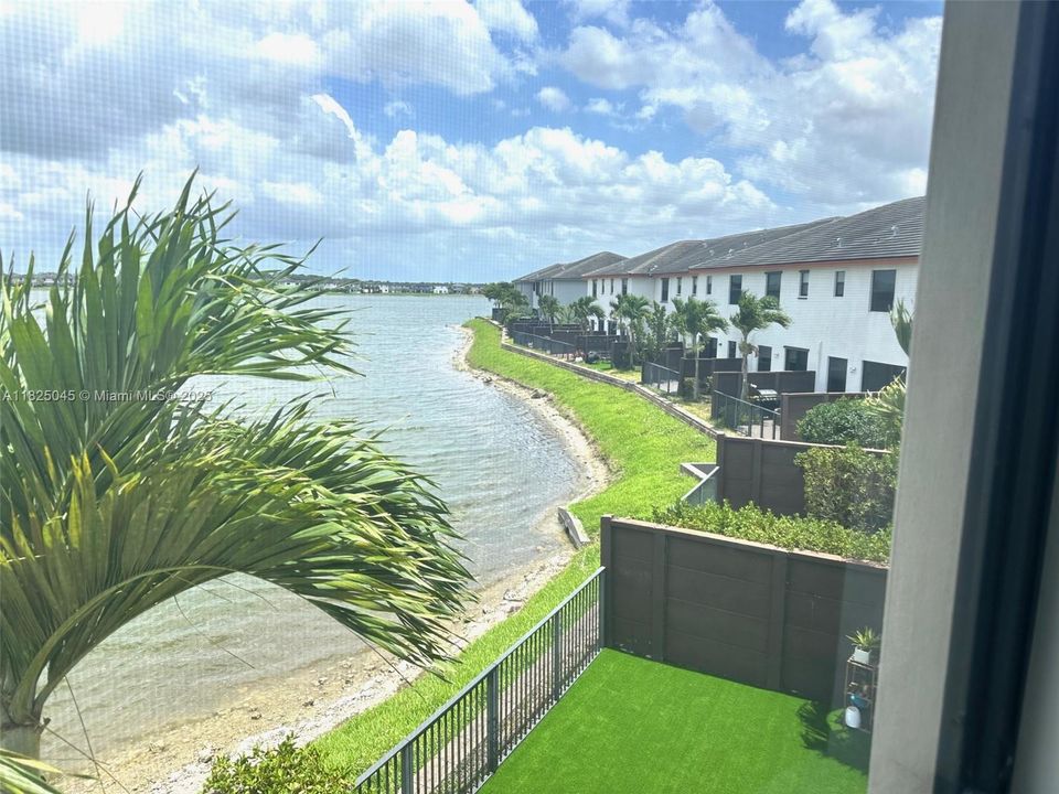 For Rent: $3,700 (3 beds, 3 baths, 1850 Square Feet)
