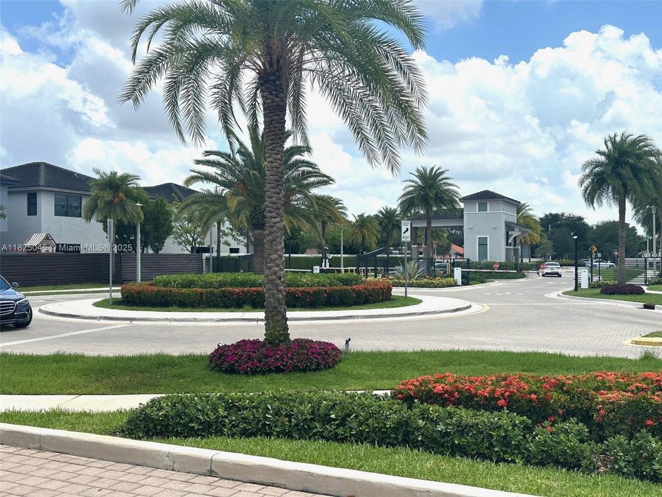 For Rent: $3,700 (3 beds, 3 baths, 1850 Square Feet)