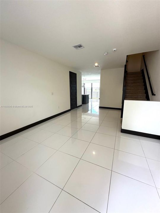 For Rent: $3,700 (3 beds, 3 baths, 1850 Square Feet)