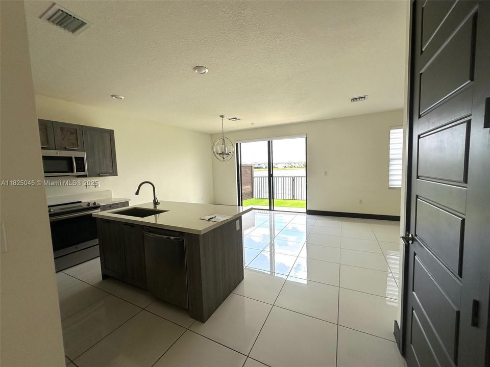 For Rent: $3,700 (3 beds, 3 baths, 1850 Square Feet)
