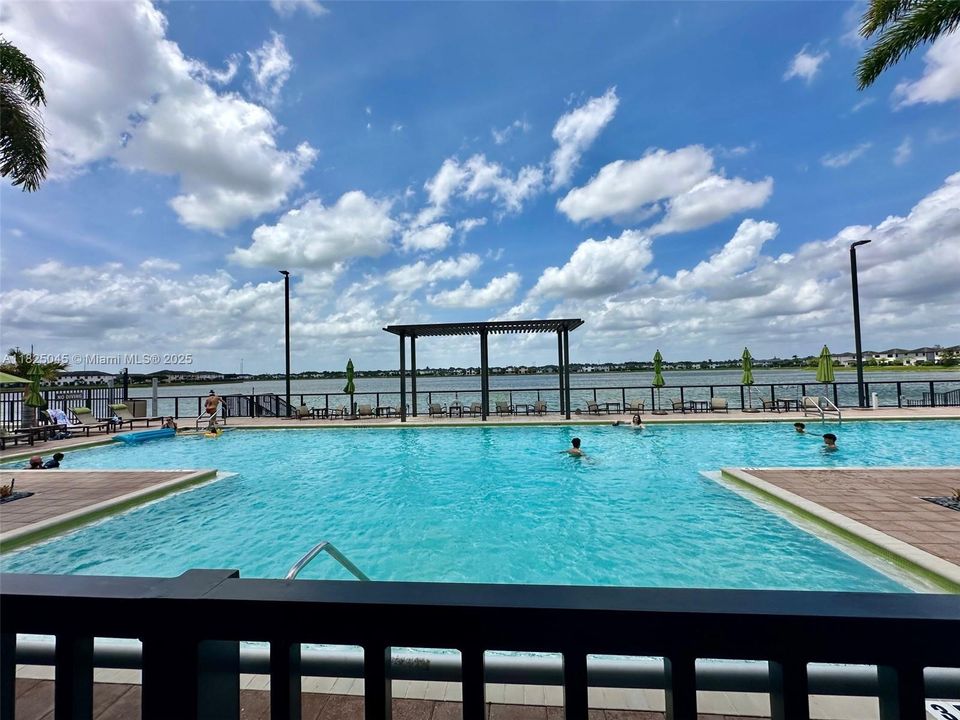 For Rent: $3,700 (3 beds, 3 baths, 1850 Square Feet)