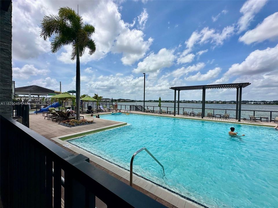 For Rent: $3,700 (3 beds, 3 baths, 1850 Square Feet)