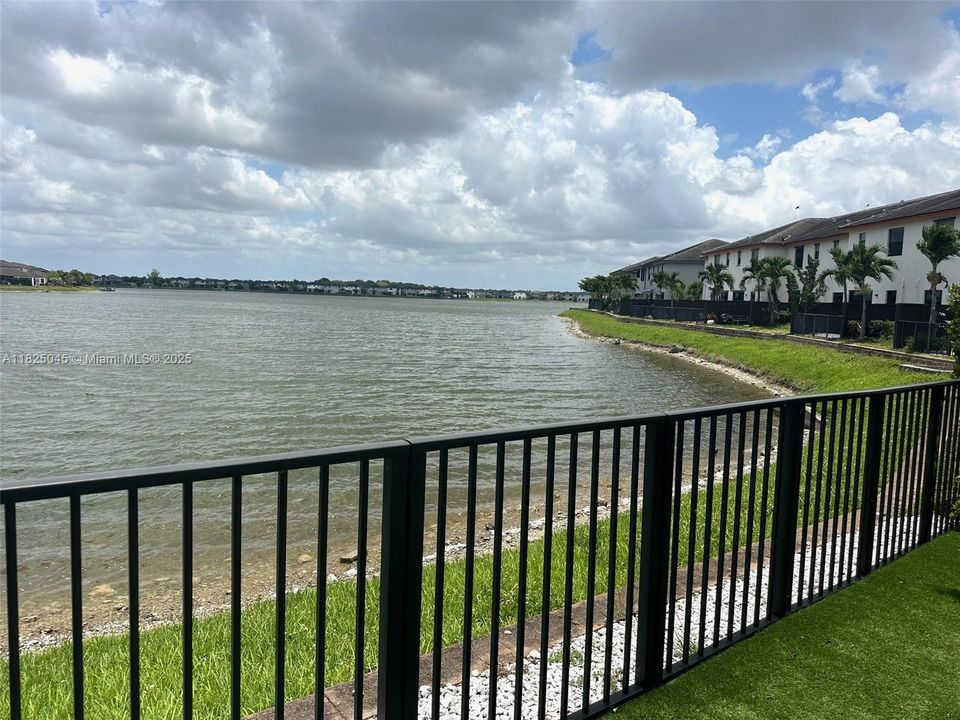 For Rent: $3,700 (3 beds, 3 baths, 1850 Square Feet)