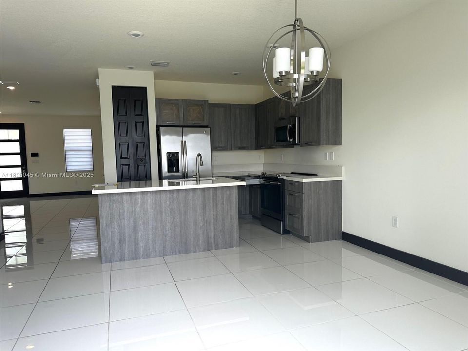 For Rent: $3,700 (3 beds, 3 baths, 1850 Square Feet)