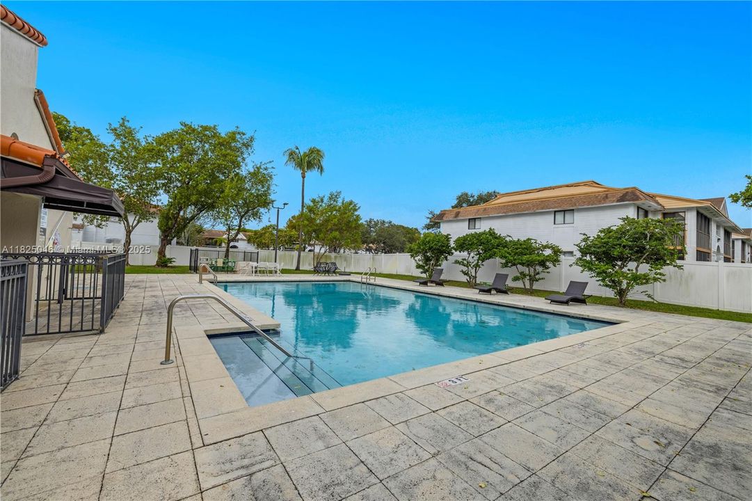 Activo con contrato: $254,500 (2 camas, 2 baños, 1004 Pies cuadrados)