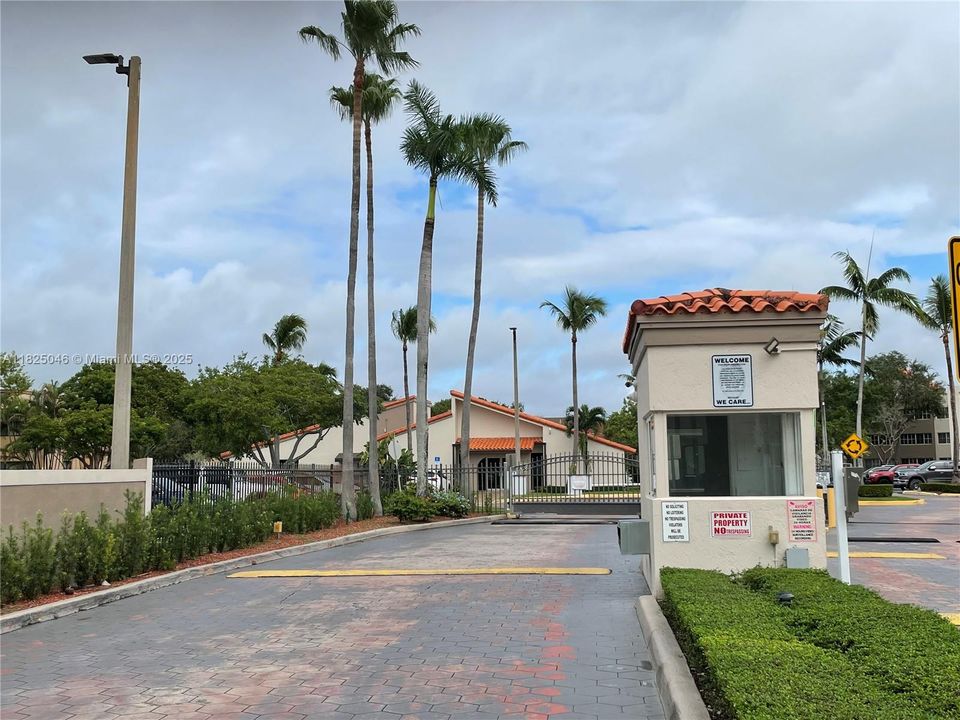 Activo con contrato: $254,500 (2 camas, 2 baños, 1004 Pies cuadrados)