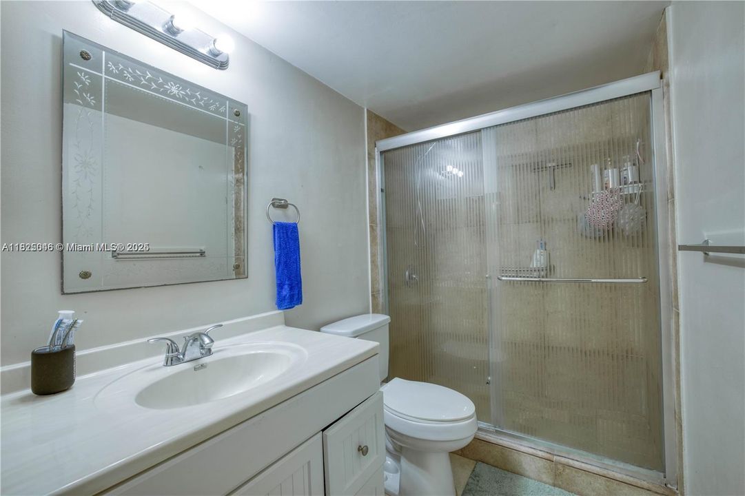 Activo con contrato: $254,500 (2 camas, 2 baños, 1004 Pies cuadrados)