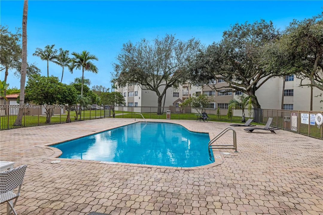 Activo con contrato: $254,500 (2 camas, 2 baños, 1004 Pies cuadrados)