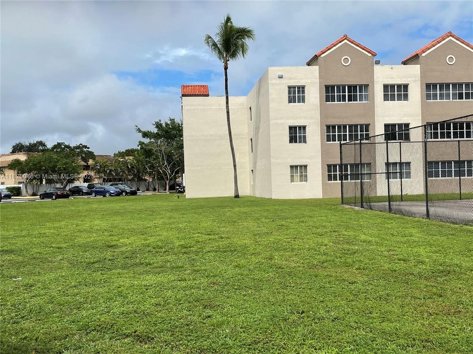 Activo con contrato: $254,500 (2 camas, 2 baños, 1004 Pies cuadrados)