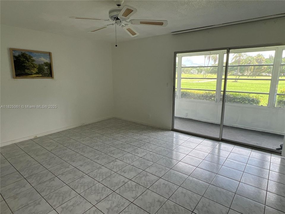 Vendido Recientemente: $60,000 (1 camas, 1 baños, 798 Pies cuadrados)