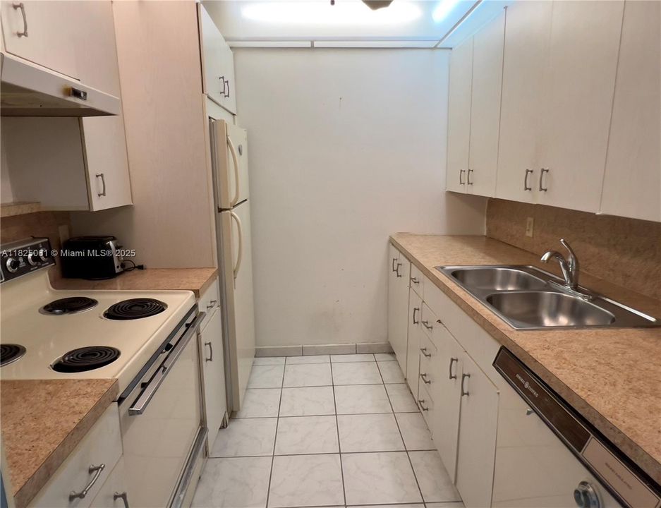 Vendido Recientemente: $60,000 (1 camas, 1 baños, 798 Pies cuadrados)