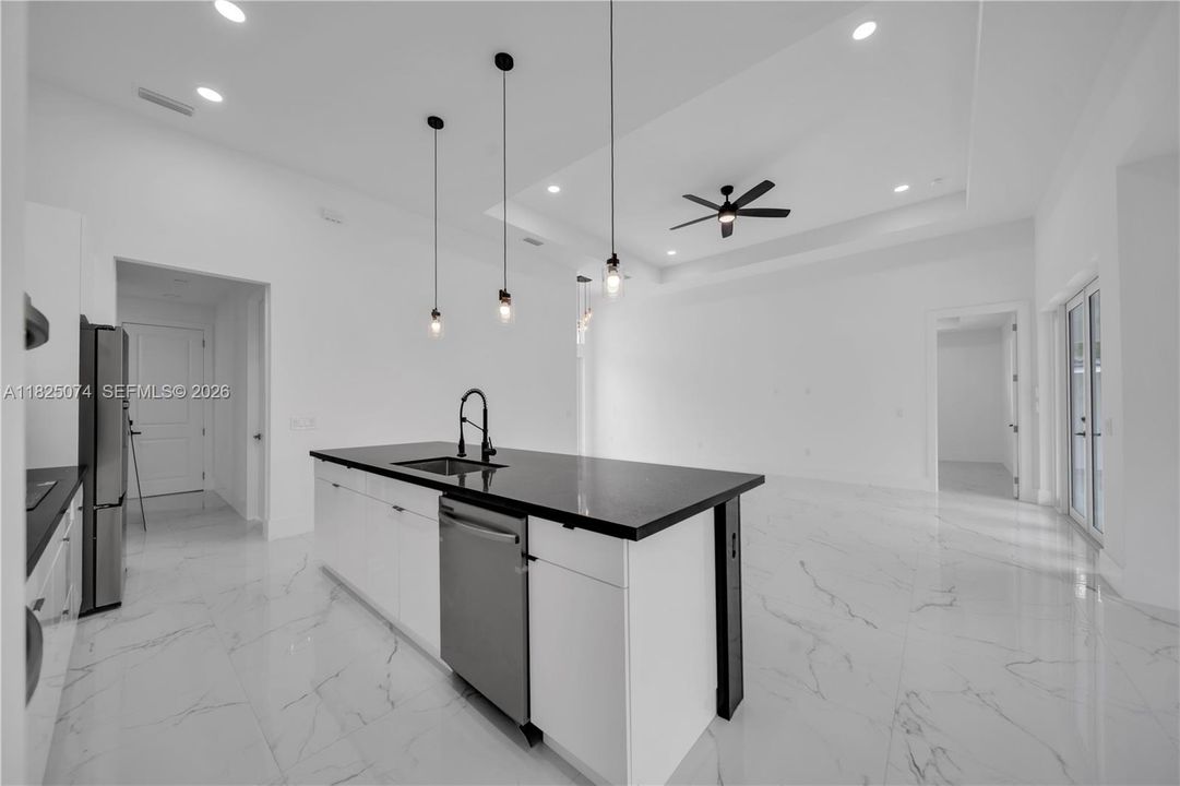For Sale: $475,000 (4 beds, 3 baths, 2009 Square Feet)