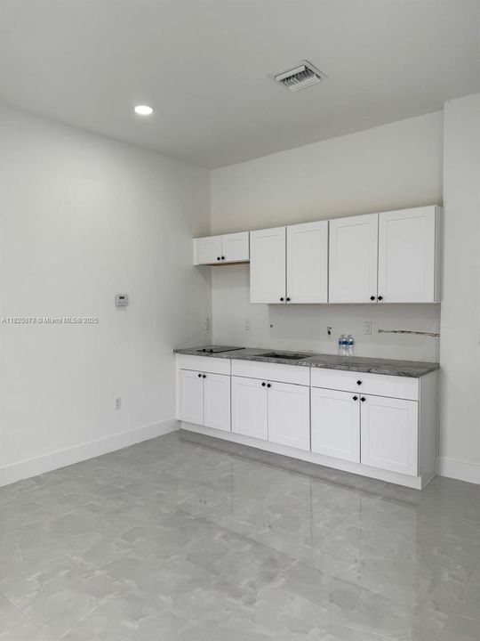 Recientemente alquilado: $1,500 (1 camas, 1 baños, 650 Pies cuadrados)