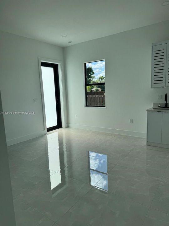 Recientemente alquilado: $1,500 (1 camas, 1 baños, 650 Pies cuadrados)