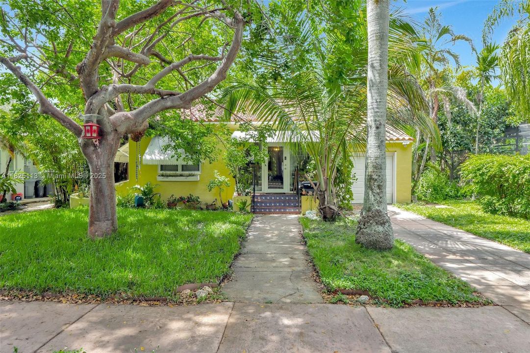 Недавно продано: $825,000 (2 спален, 1 ванн, 1278 Квадратных фут)