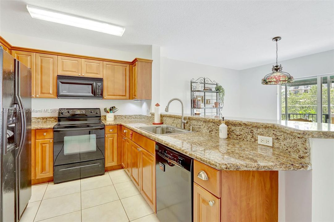 For Sale: $530,000 (2 beds, 2 baths, 1176 Square Feet)