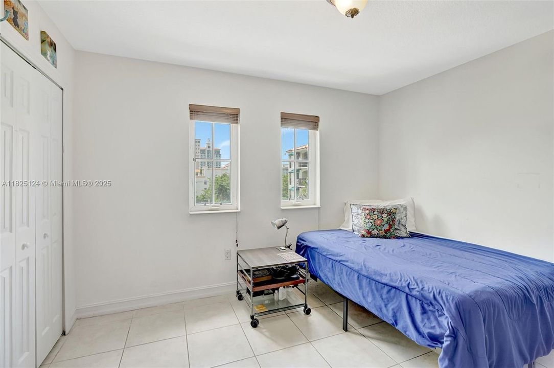 For Sale: $530,000 (2 beds, 2 baths, 1176 Square Feet)