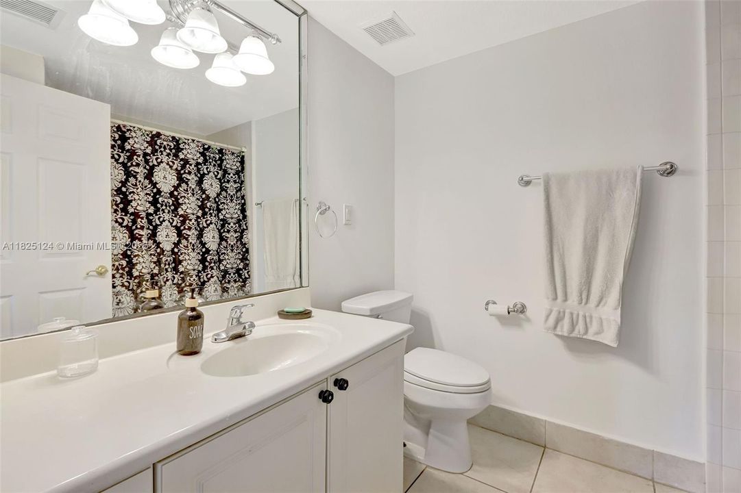 For Sale: $530,000 (2 beds, 2 baths, 1176 Square Feet)