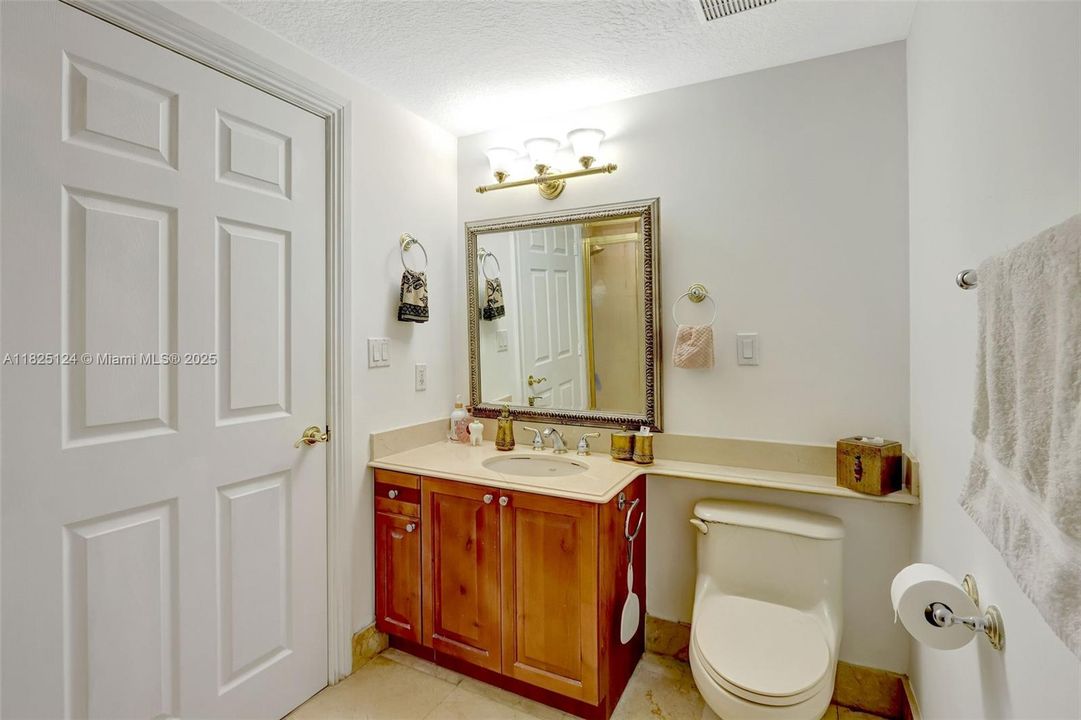 For Sale: $530,000 (2 beds, 2 baths, 1176 Square Feet)