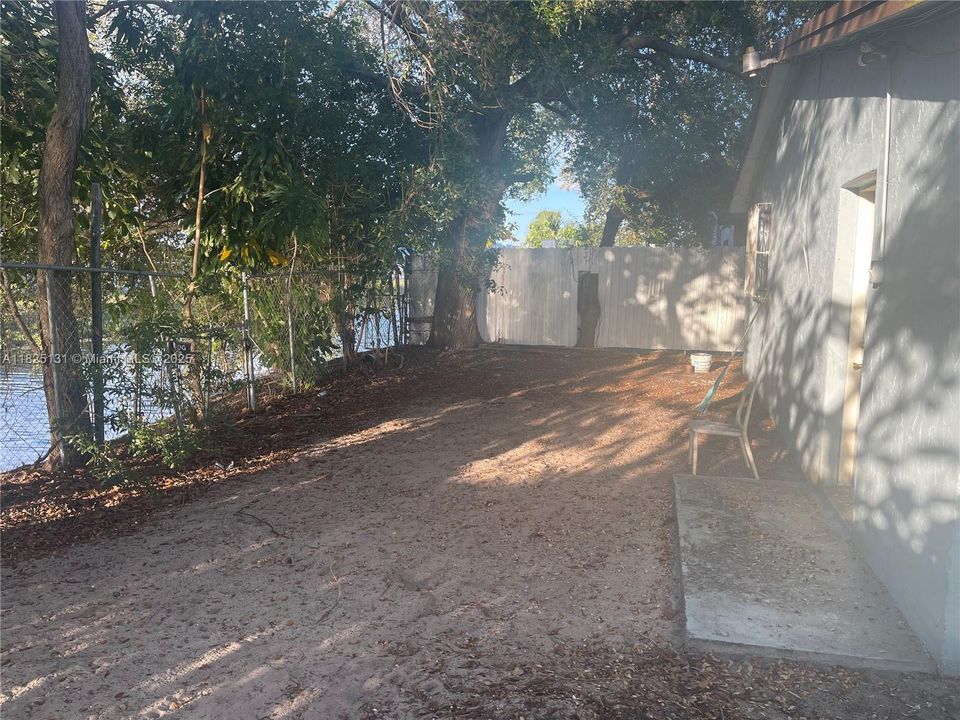 For Sale: $465,000 (3 beds, 2 baths, 1232 Square Feet)