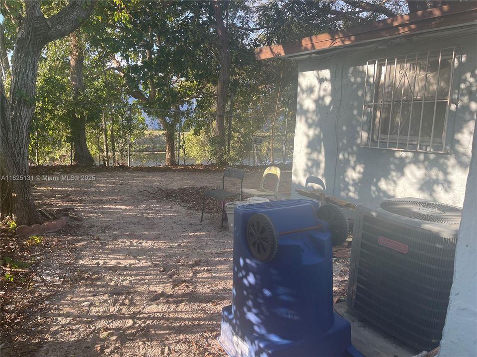 For Sale: $465,000 (3 beds, 2 baths, 1232 Square Feet)