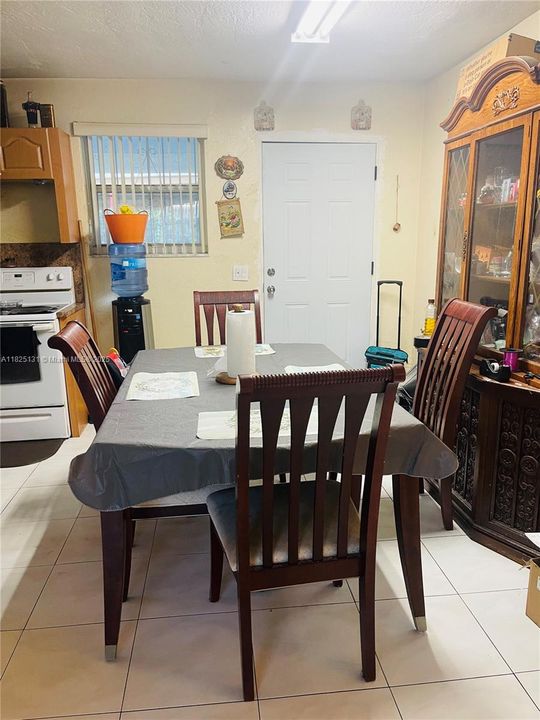 For Sale: $465,000 (3 beds, 2 baths, 1232 Square Feet)