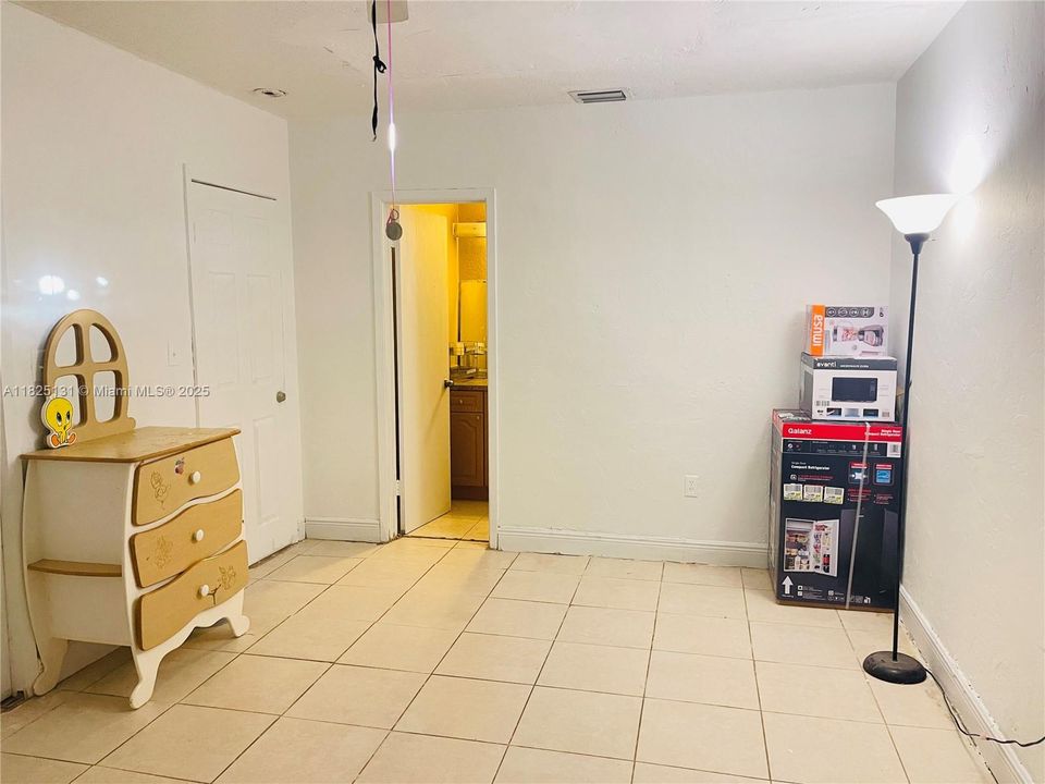 For Sale: $465,000 (3 beds, 2 baths, 1232 Square Feet)