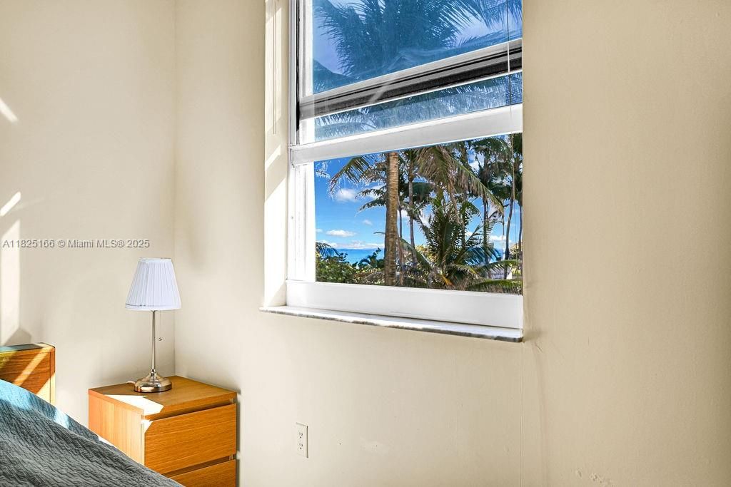 最近售出: $960,000 (3 贝兹, 2 浴室, 1236 平方英尺)