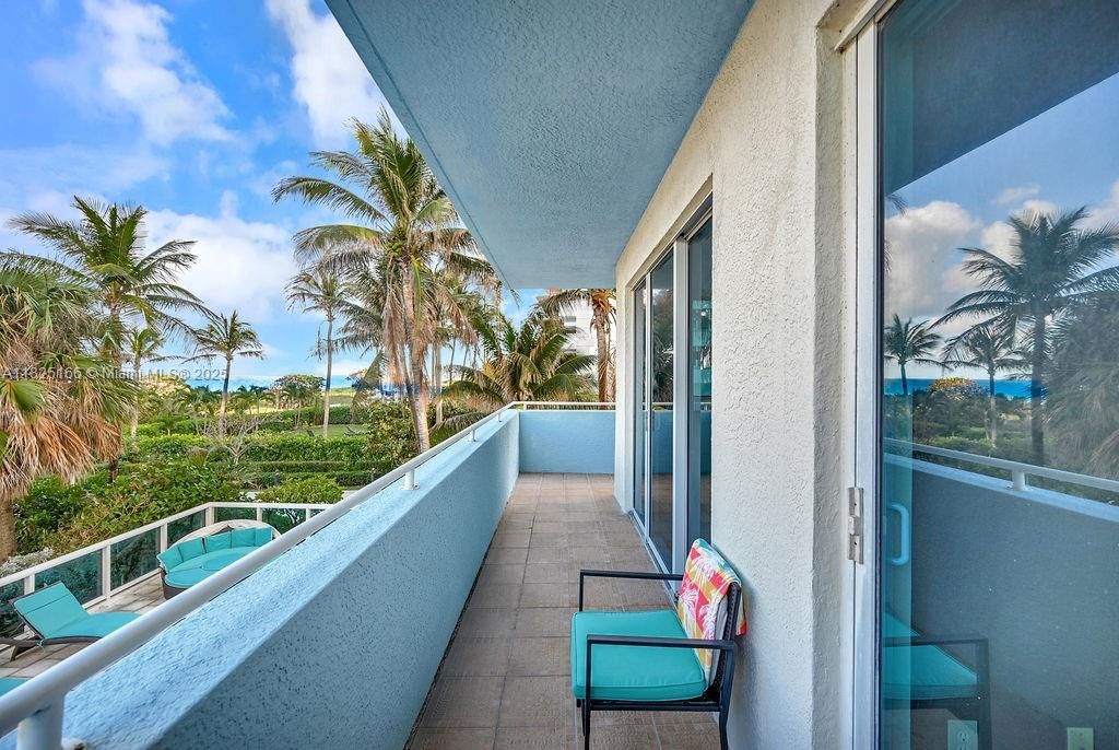 最近售出: $960,000 (3 贝兹, 2 浴室, 1236 平方英尺)