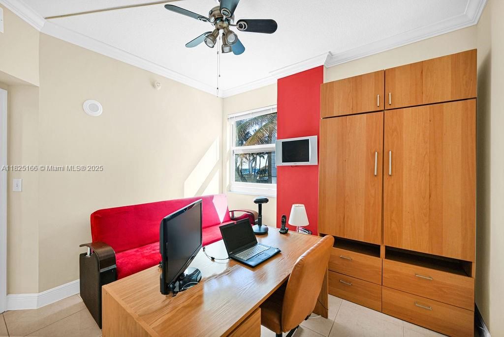 最近售出: $960,000 (3 贝兹, 2 浴室, 1236 平方英尺)