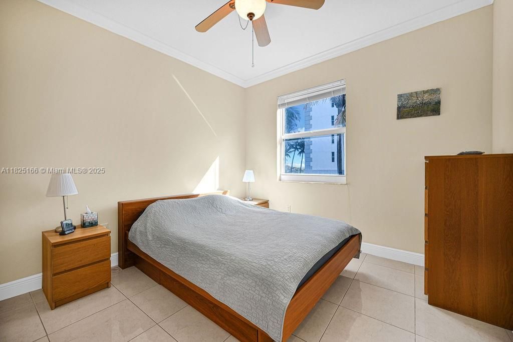 最近售出: $960,000 (3 贝兹, 2 浴室, 1236 平方英尺)