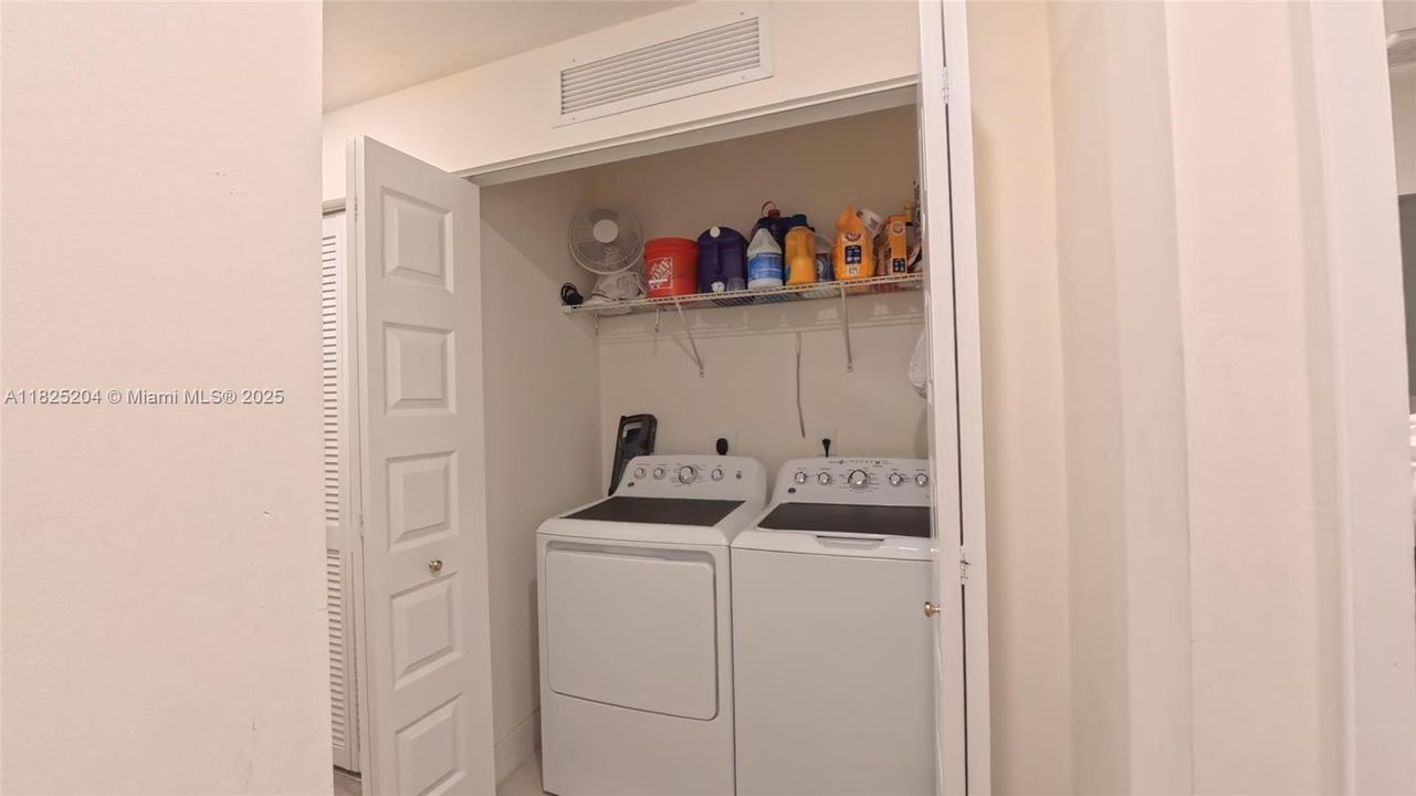 Active With Contract: $739,900 (4 beds, 3 baths, 1866 Square Feet)