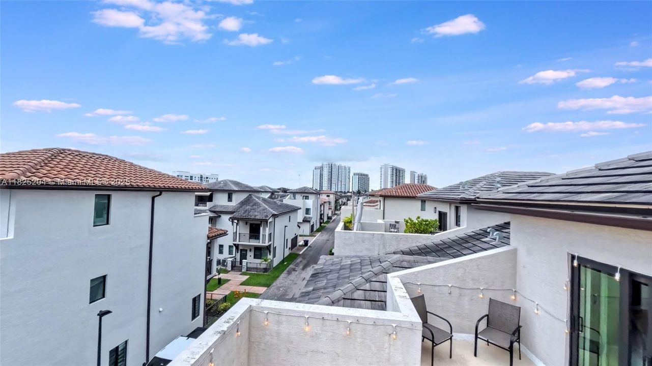 Active With Contract: $739,900 (4 beds, 3 baths, 1866 Square Feet)