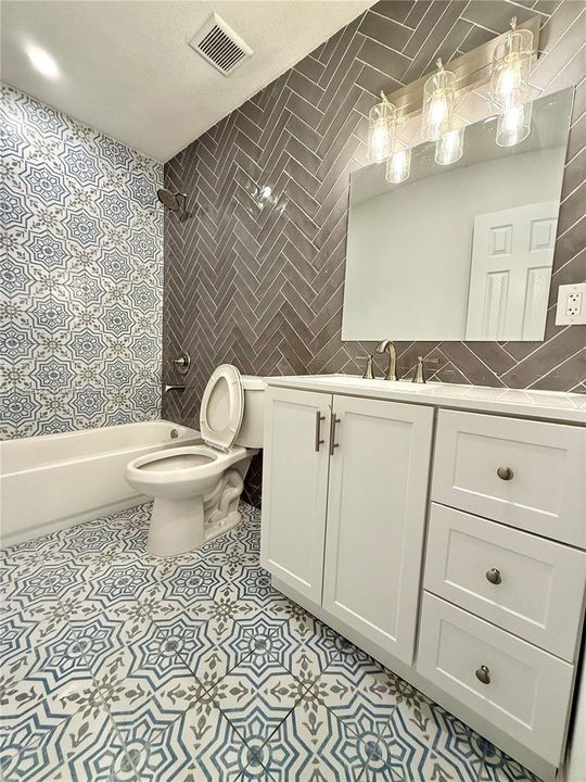 待售: $295,000 (3 贝兹, 2 浴室, 0 平方英尺)