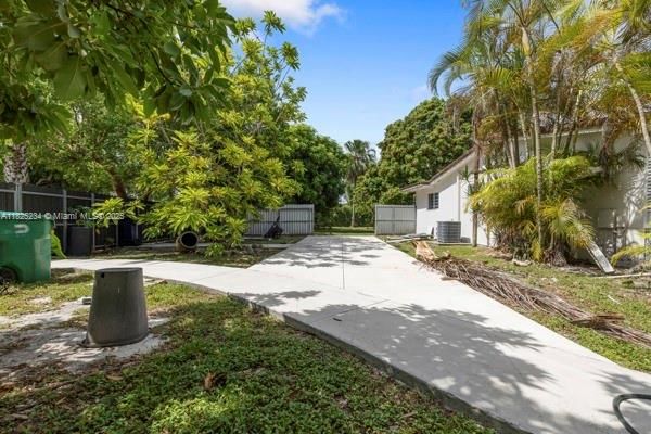 For Sale: $1,499,000 (4 beds, 3 baths, 1837 Square Feet)