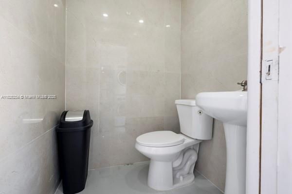 For Sale: $1,499,000 (4 beds, 3 baths, 1837 Square Feet)