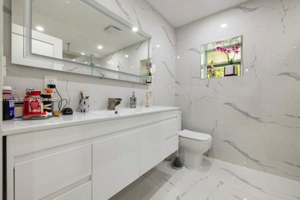 For Sale: $1,499,000 (4 beds, 3 baths, 1837 Square Feet)