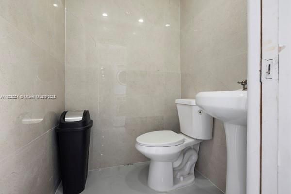 For Sale: $1,499,000 (4 beds, 3 baths, 1837 Square Feet)