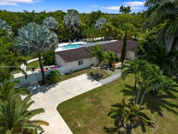 For Sale: $1,499,000 (4 beds, 3 baths, 1837 Square Feet)