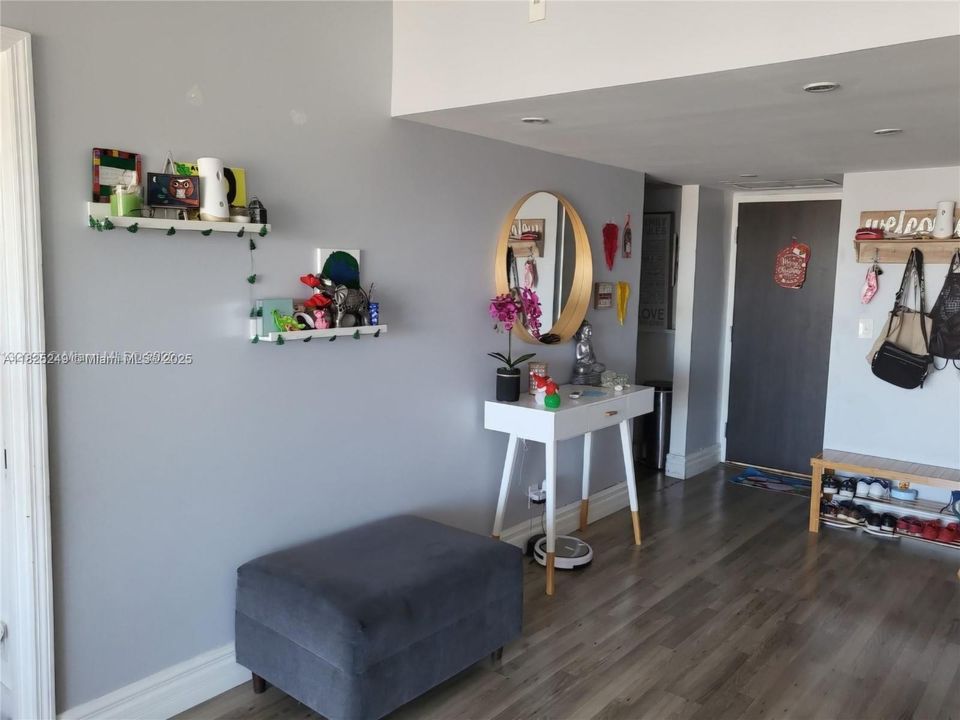 待售: $280,000 (2 贝兹, 2 浴室, 1138 平方英尺)