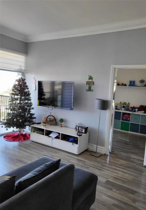 待售: $280,000 (2 贝兹, 2 浴室, 1138 平方英尺)