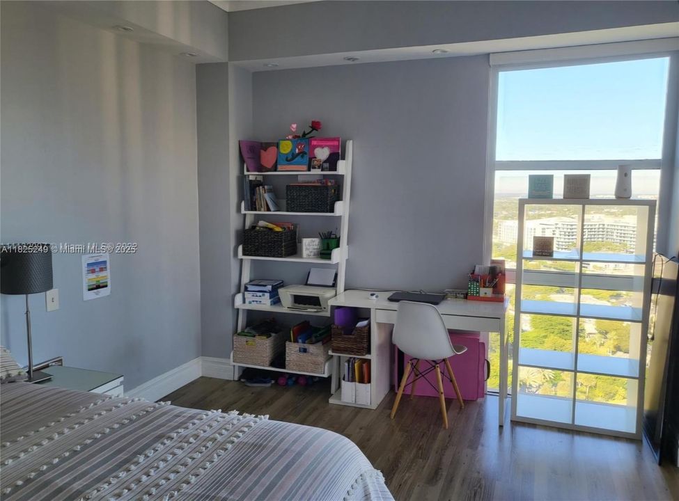 待售: $280,000 (2 贝兹, 2 浴室, 1138 平方英尺)