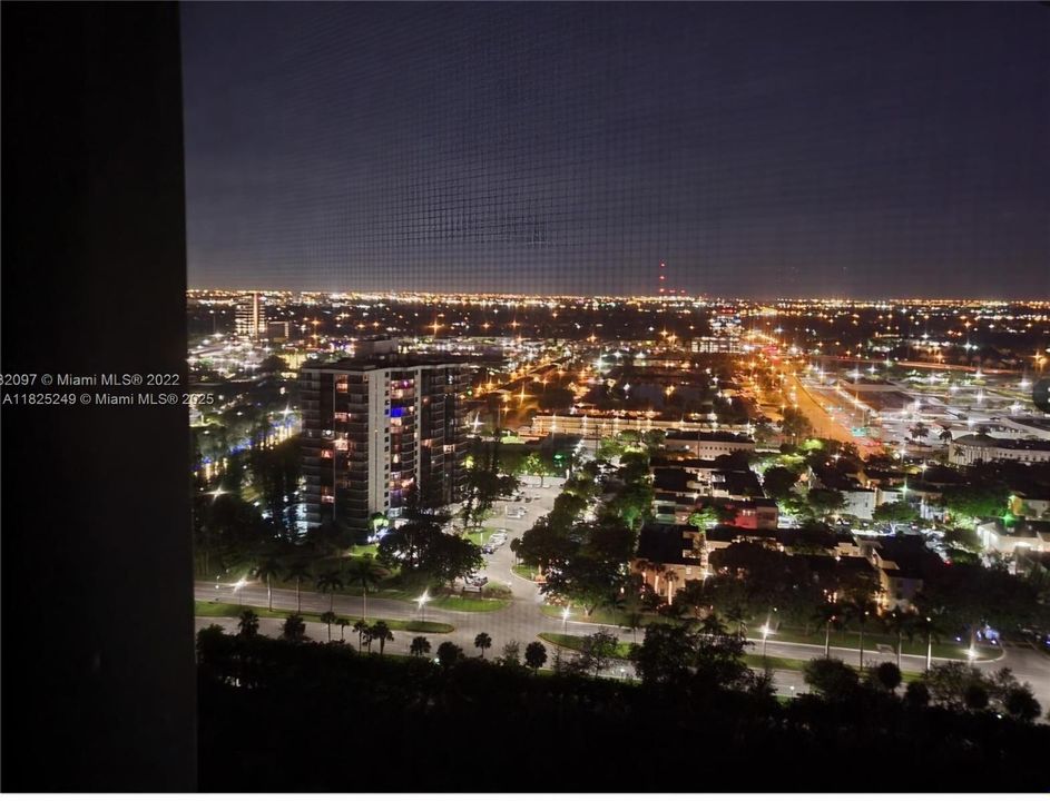 待售: $280,000 (2 贝兹, 2 浴室, 1138 平方英尺)